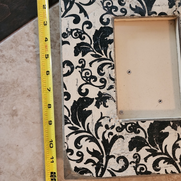 2-Pier 1 Black & White Frames 12"x10". Actual picture space size 4"x6" - Picture 4 of 7